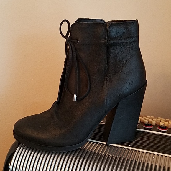 Very Volatile Shoes - NWT- VERY VOLATILE BLACK LEATHER FRONT TIE BOOTIES